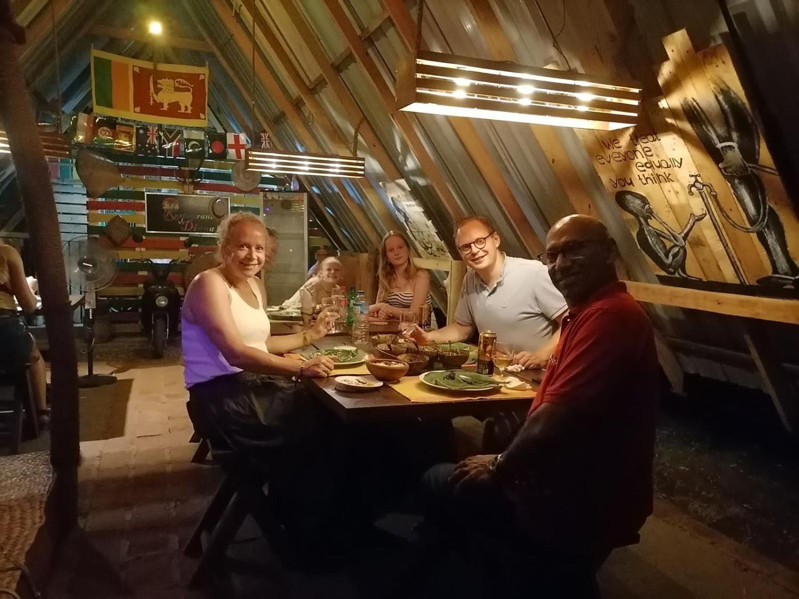 Dinna Nature Hostel 锡吉里亚 外观 照片