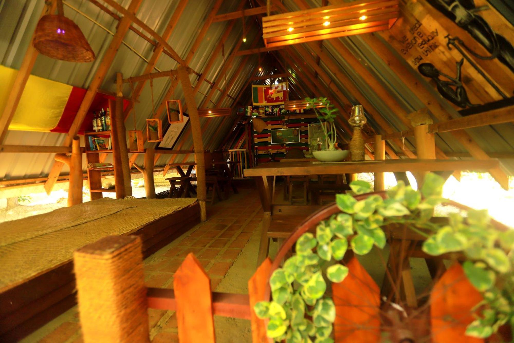 Dinna Nature Hostel 锡吉里亚 外观 照片