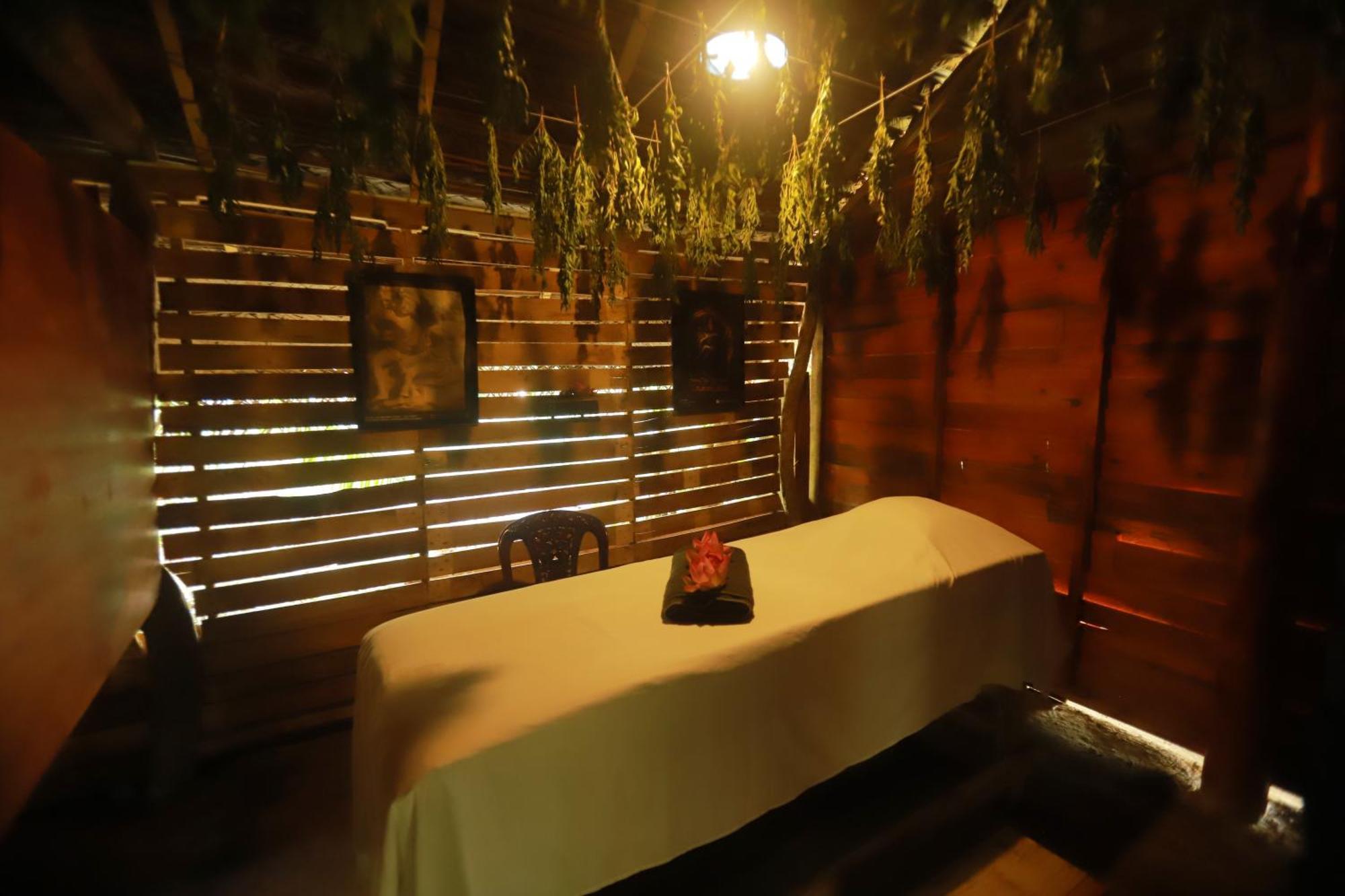 Dinna Nature Hostel 锡吉里亚 外观 照片