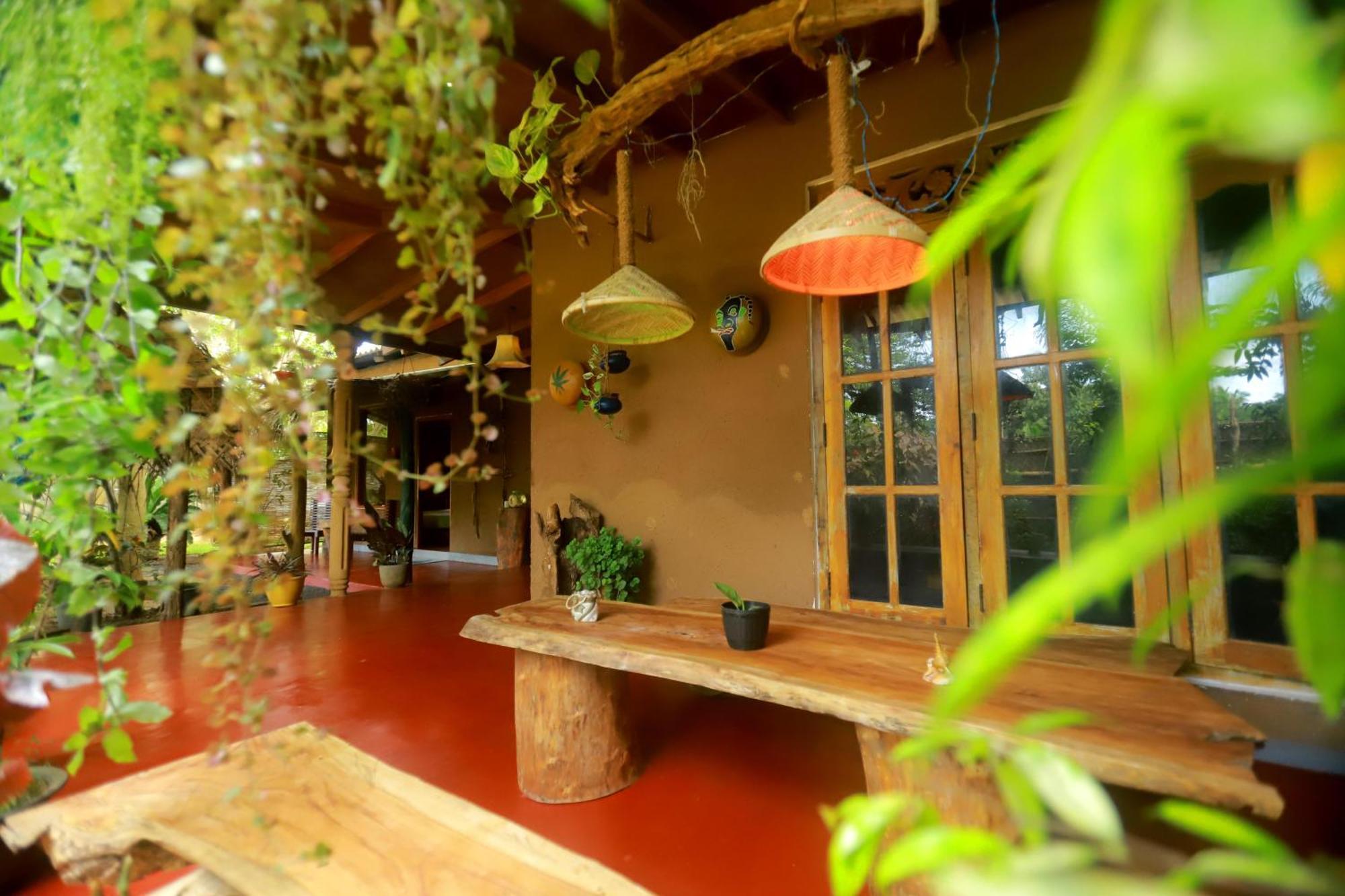 Dinna Nature Hostel 锡吉里亚 外观 照片