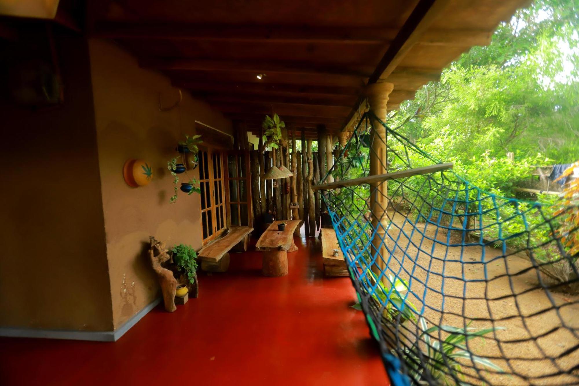 Dinna Nature Hostel 锡吉里亚 外观 照片